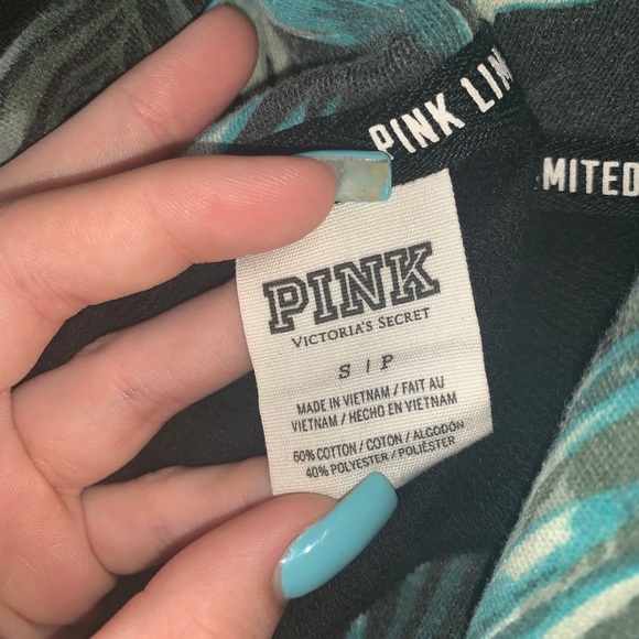 LIMITED EDITION VS PINK Tropical 1/2 Zip - Picture 3 of 7